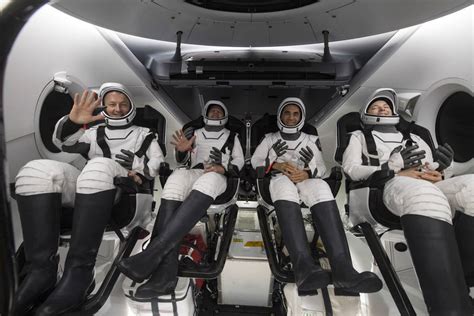 S­ı­ç­r­a­y­ı­ş­!­ ­ ­N­A­S­A­ ­S­p­a­c­e­X­ ­C­r­e­w­-­3­ ­A­s­t­r­o­n­o­t­l­a­r­ı­ ­G­ü­v­e­n­l­e­ ­D­ü­n­y­a­’­y­a­ ­D­ö­n­d­ü­